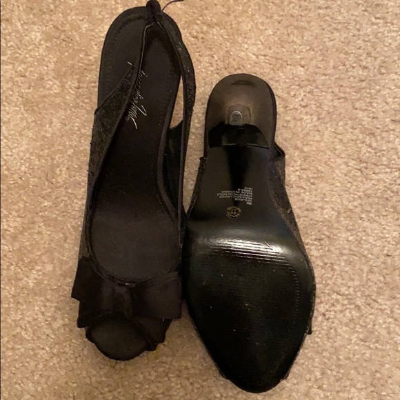 Jacqueline Ferrar Black Sparkly Heels with Bow - Picture 4 of 4